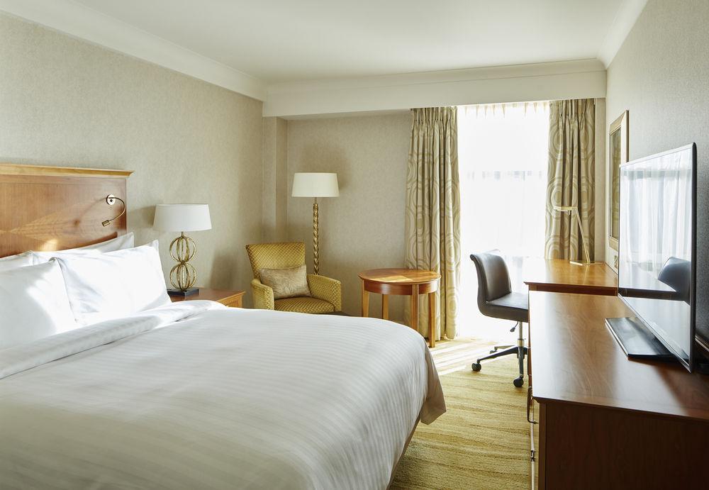 London Marriott Hotel Kensington Bagian luar foto